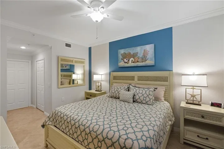 9844  Venezia  CIR, Naples, FL 34113