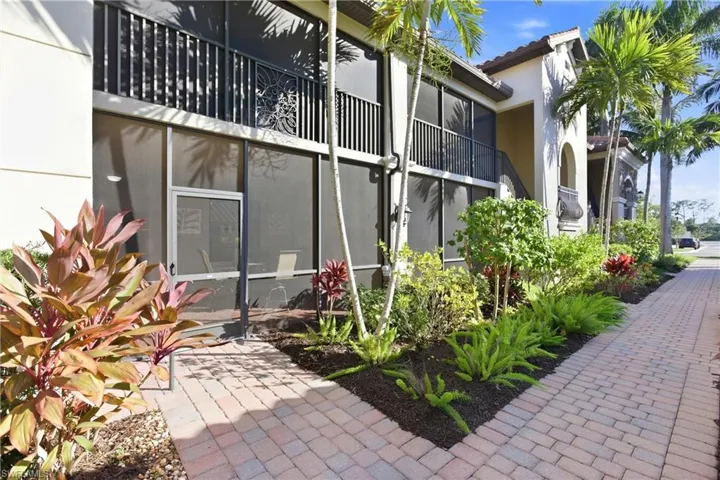 9844  Venezia  CIR, Naples, FL 34113