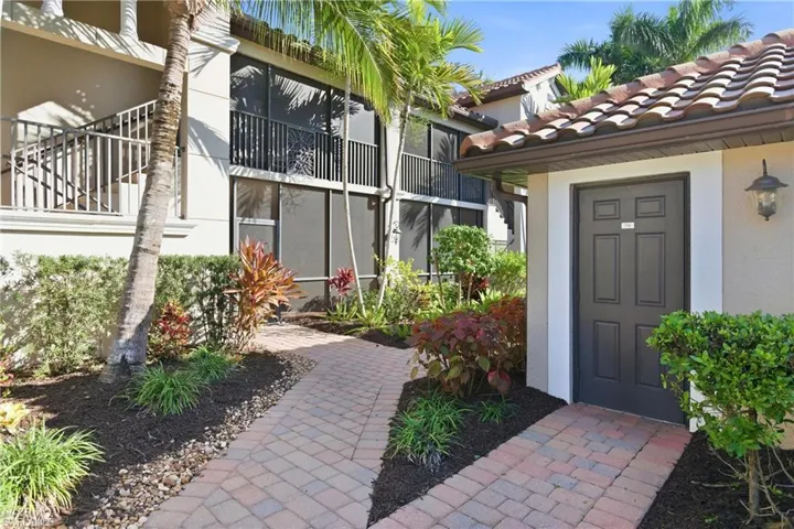9844  Venezia  CIR, Naples, FL 34113