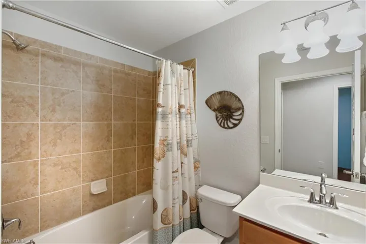 9844  Venezia  CIR, Naples, FL 34113