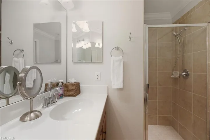 9844  Venezia  CIR, Naples, FL 34113