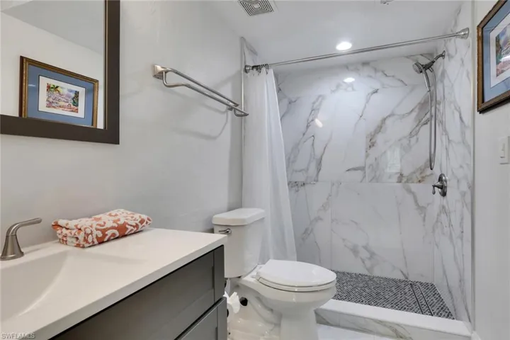 4001  Ice Castle  WAY, Naples, FL 34112
