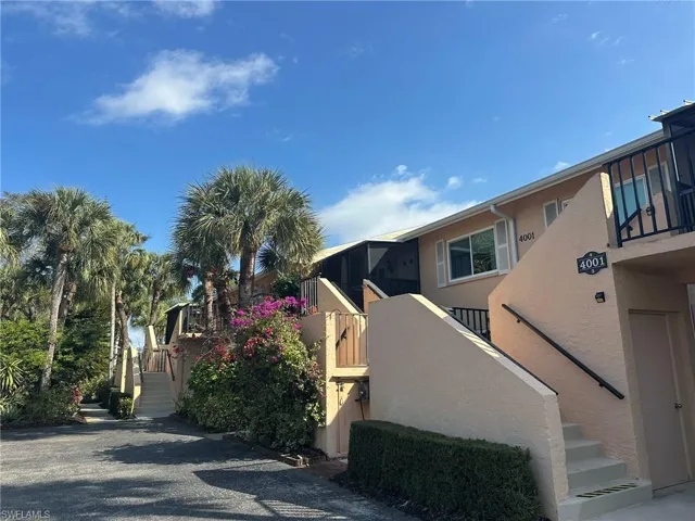 4001  Ice Castle  WAY, Naples, FL 34112