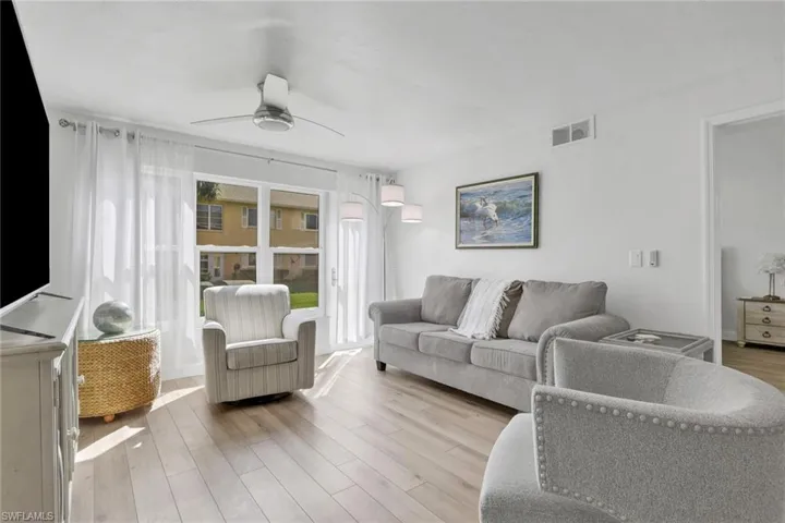 4001  Ice Castle  WAY, Naples, FL 34112
