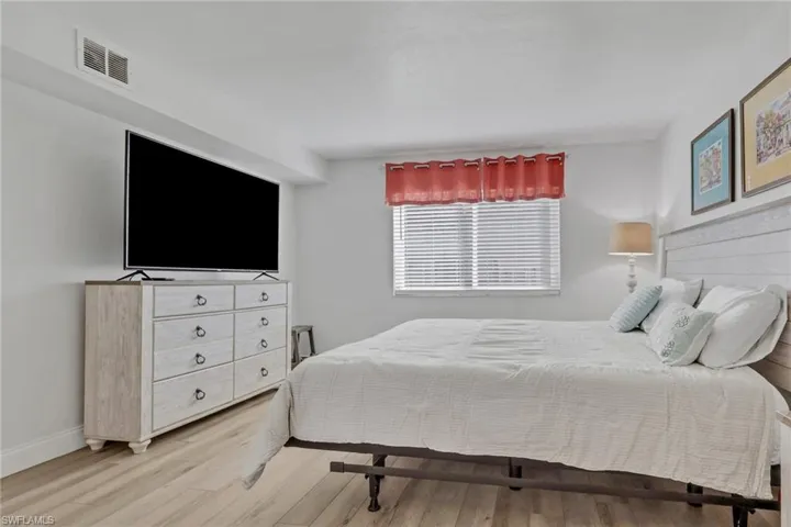 4001  Ice Castle  WAY, Naples, FL 34112