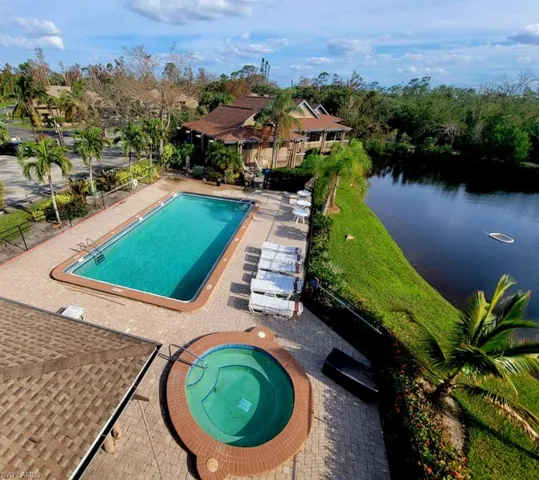 Community Pool & Spa