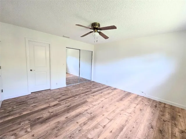Primary Bedroom w/Walk-in Closet