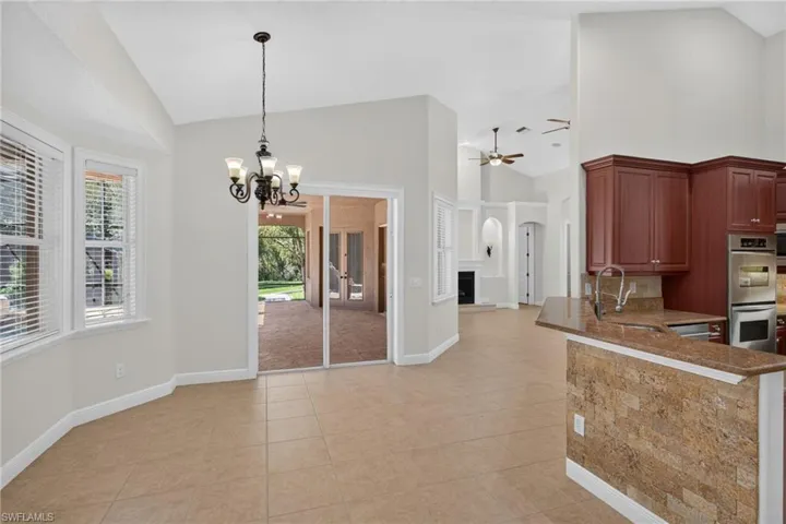 Kitchen eating area