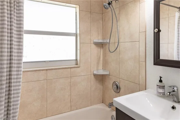 6205  Saint Andrews N CIR, Fort Myers, FL 33919