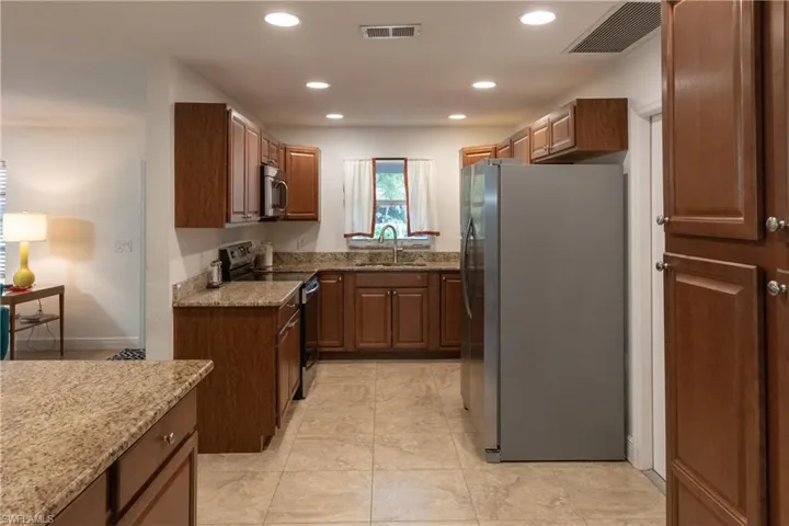 6205  Saint Andrews N CIR, Fort Myers, FL 33919