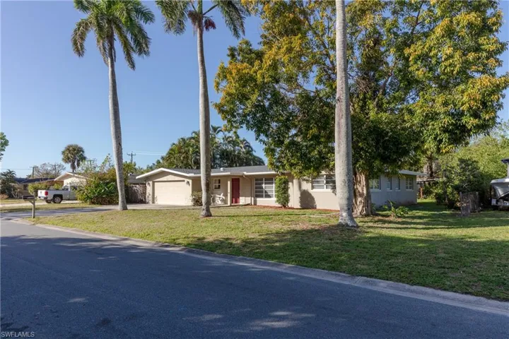 6205  Saint Andrews N CIR, Fort Myers, FL 33919
