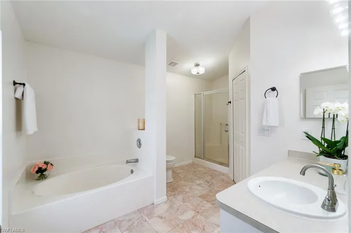 560  12th SE ST, Naples, FL 34117
