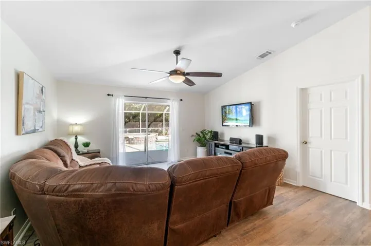 560  12th SE ST, Naples, FL 34117