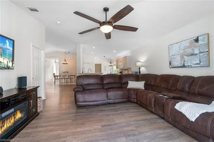 560  12th SE ST, Naples, FL 34117