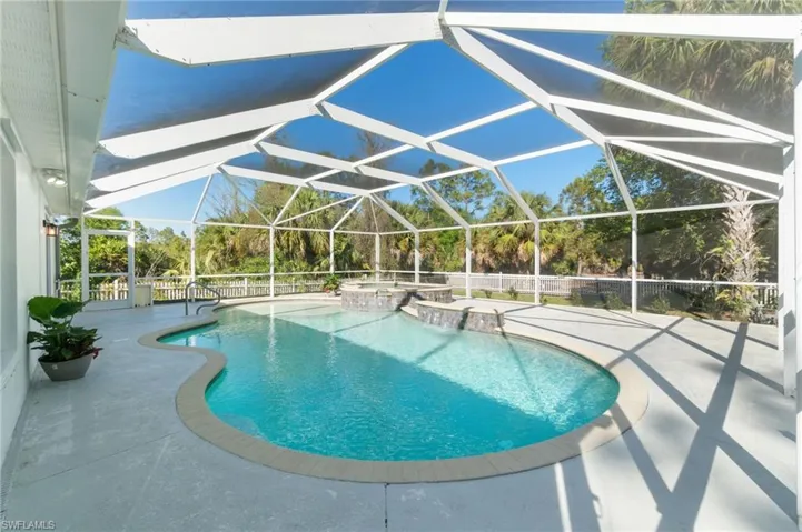 560  12th SE ST, Naples, FL 34117