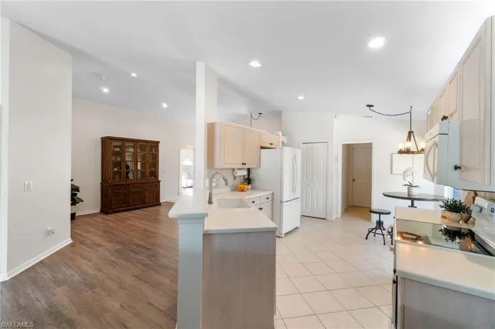 560  12th SE ST, Naples, FL 34117