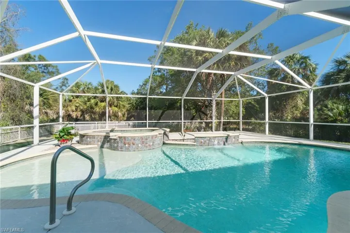 560  12th SE ST, Naples, FL 34117