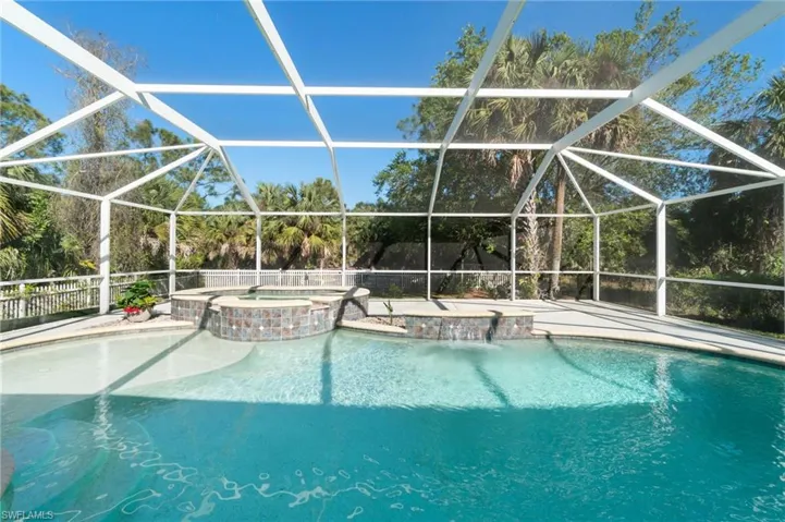 560  12th SE ST, Naples, FL 34117