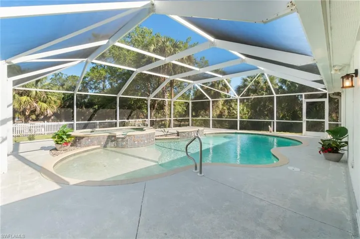 560  12th SE ST, Naples, FL 34117