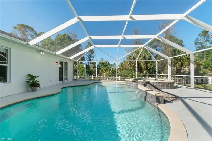 560  12th SE ST, Naples, FL 34117