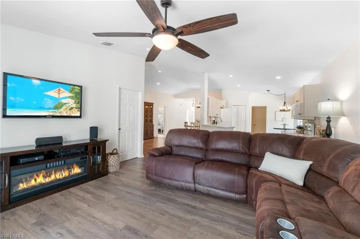 560  12th SE ST, Naples, FL 34117
