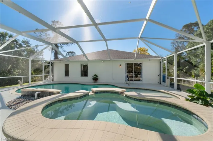 560  12th SE ST, Naples, FL 34117
