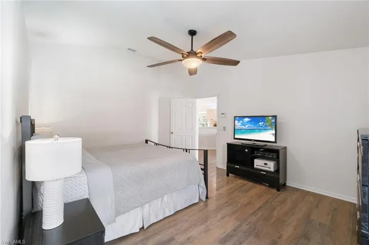 560  12th SE ST, Naples, FL 34117