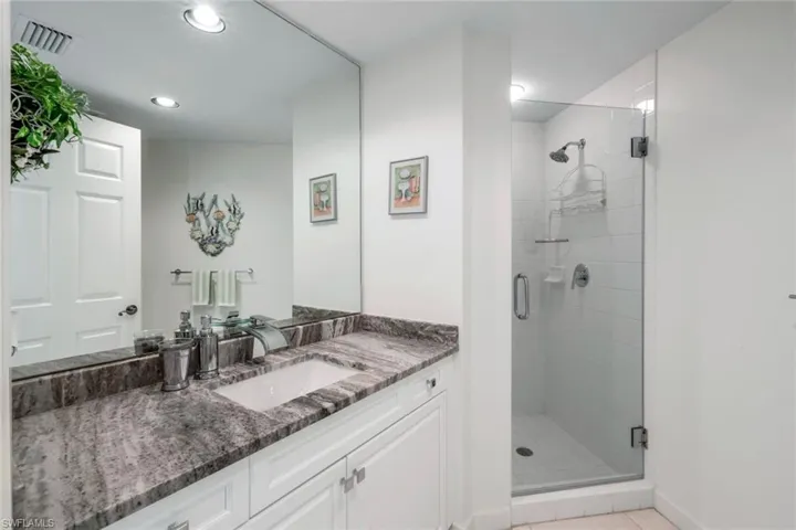 Full Bath on Hall