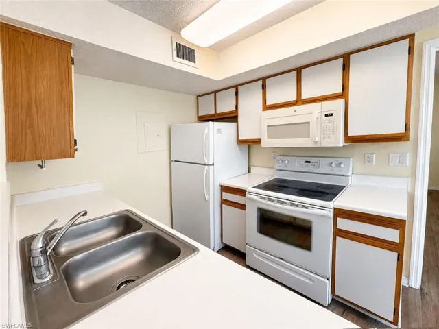 12591 Equestrian Cir 1202, Fort Myers, Florida 33907