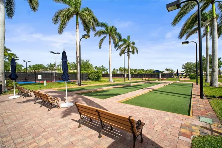 8629  Julia  LN, Naples, FL 34114