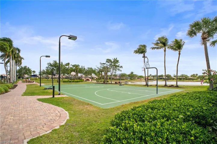 8629  Julia  LN, Naples, FL 34114