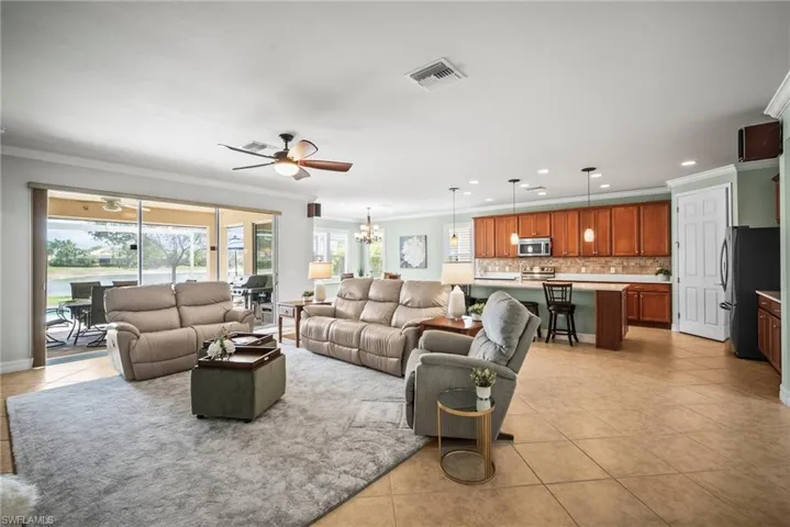 8629  Julia  LN, Naples, FL 34114