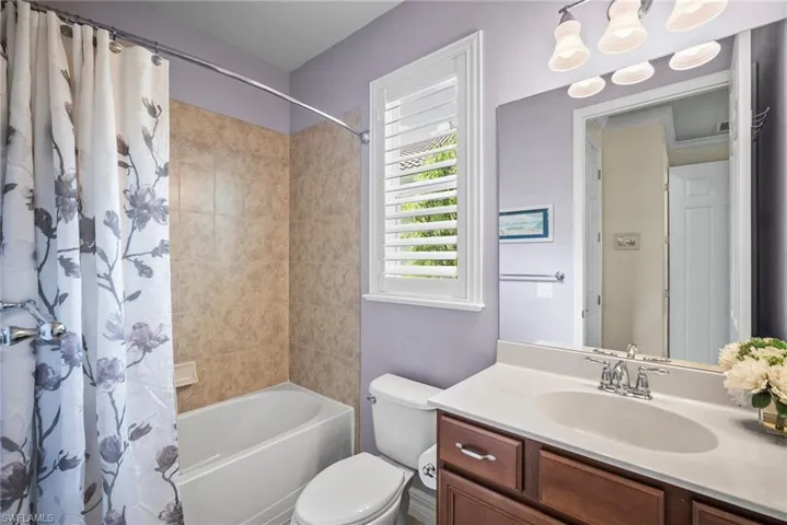 8629  Julia  LN, Naples, FL 34114
