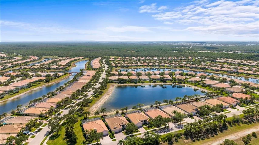 8629  Julia  LN, Naples, FL 34114