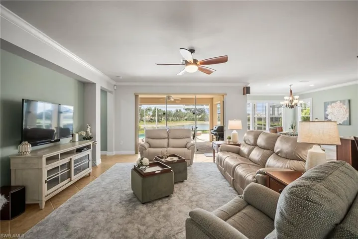 8629  Julia  LN, Naples, FL 34114