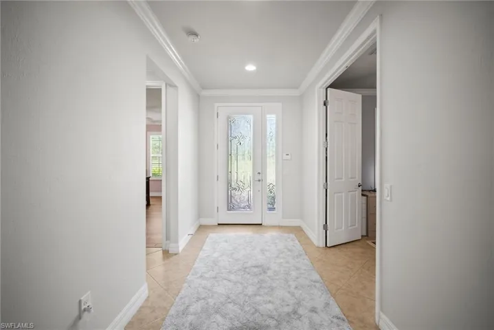 8629  Julia  LN, Naples, FL 34114