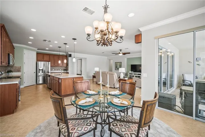 8629  Julia  LN, Naples, FL 34114