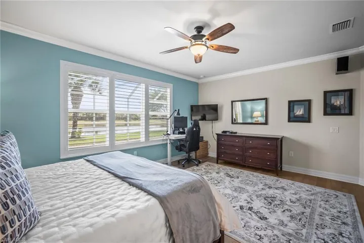 8629  Julia  LN, Naples, FL 34114
