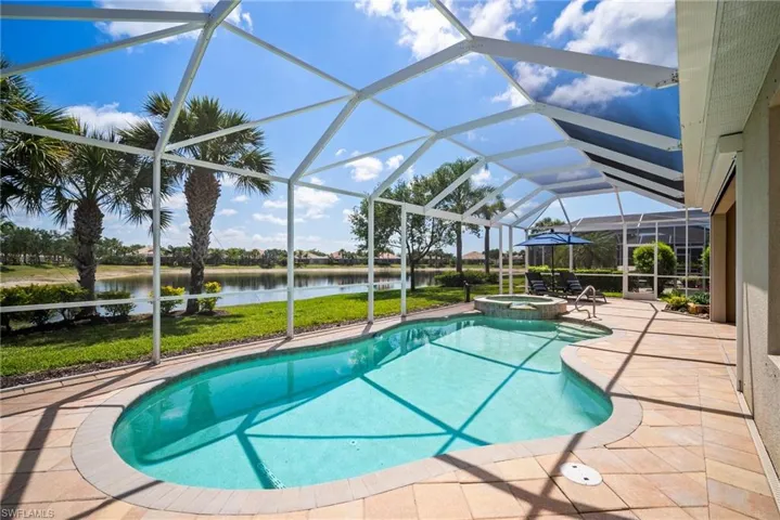 8629  Julia  LN, Naples, FL 34114