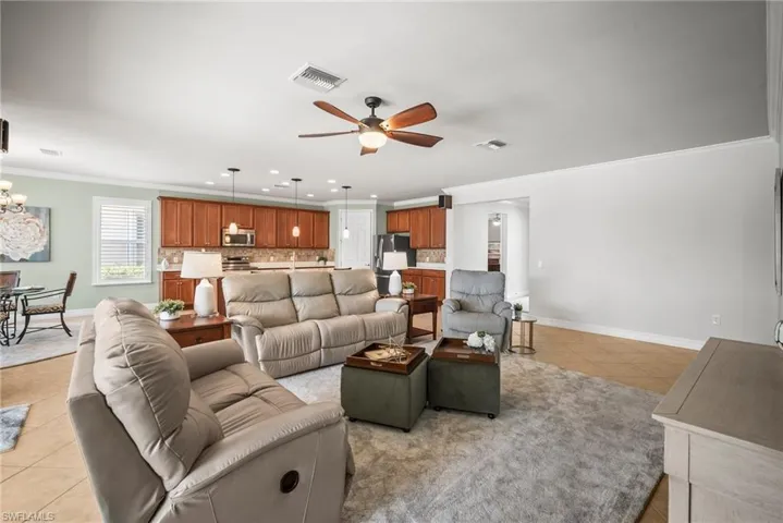 8629  Julia  LN, Naples, FL 34114