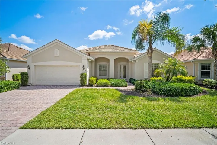 8629  Julia  LN, Naples, FL 34114