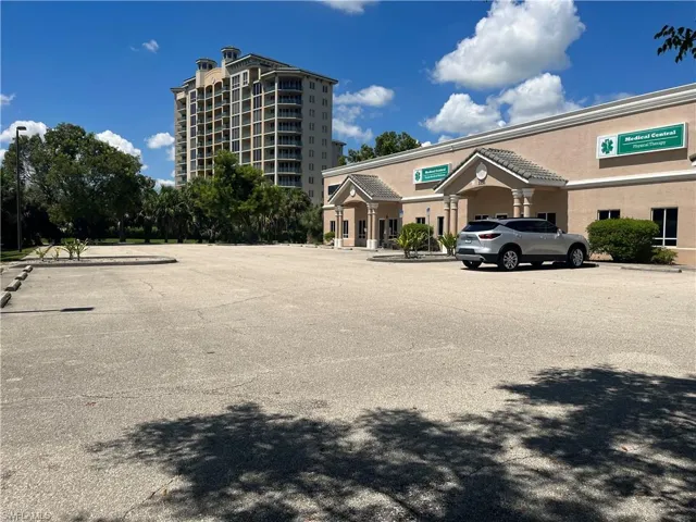 3351  Marinatown  LN, North Fort Myers, FL 33903