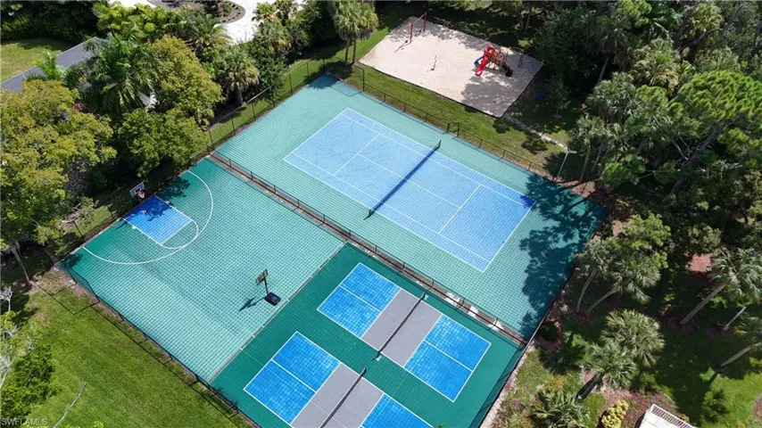 9986 Mar Largo Cir, Fort Myers, Florida 33919