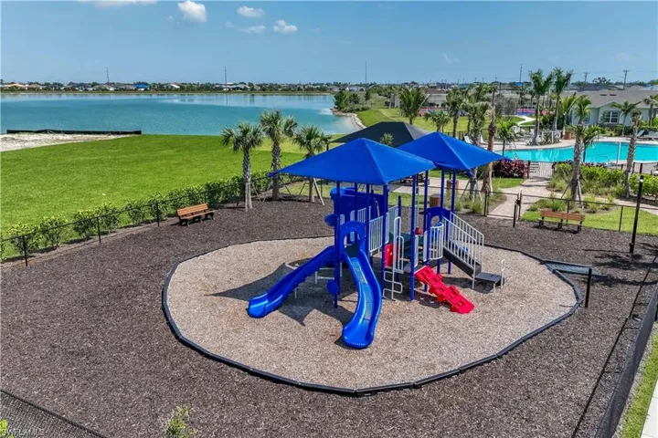 443 Spring Hill Lake Loop, Cape Coral Fl 33993