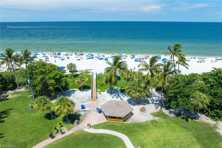 547 101st Ave N, Naples, Florida 34108
