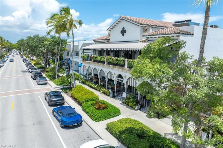 547 101st Ave N, Naples, Florida 34108