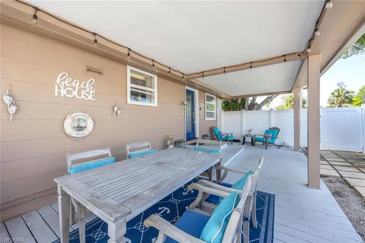 547 101st Ave N, Naples, Florida 34108
