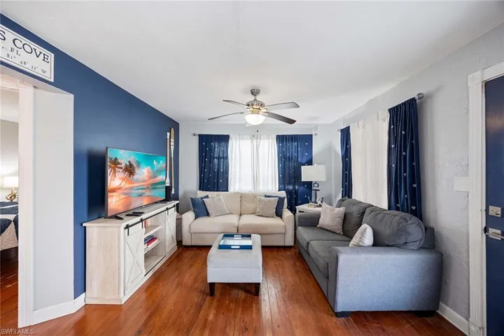 547 101st Ave N, Naples, Florida 34108