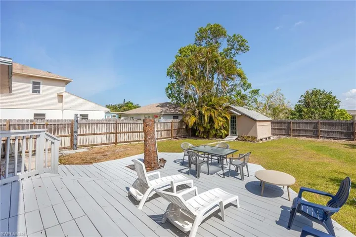 547 101st Ave N, Naples, Florida 34108