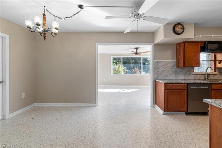 eat in kitchen area